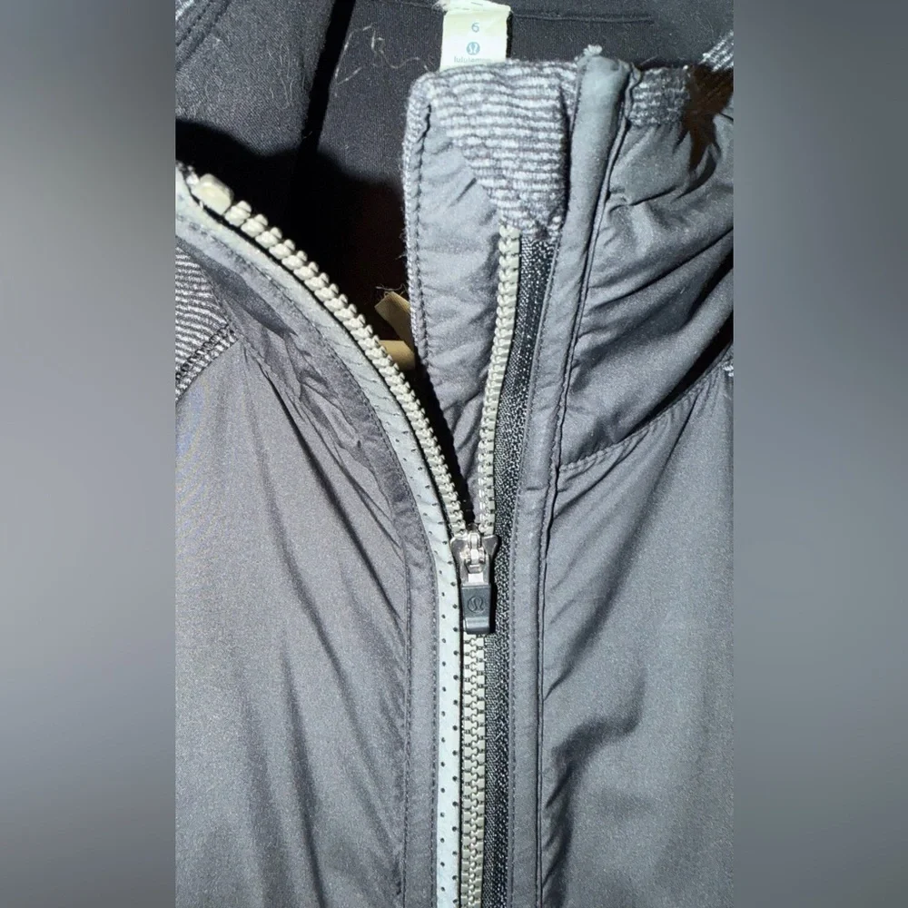 Lululemon Dark Gray Heather Mixed Media Full Zip Running Jacket Size 6